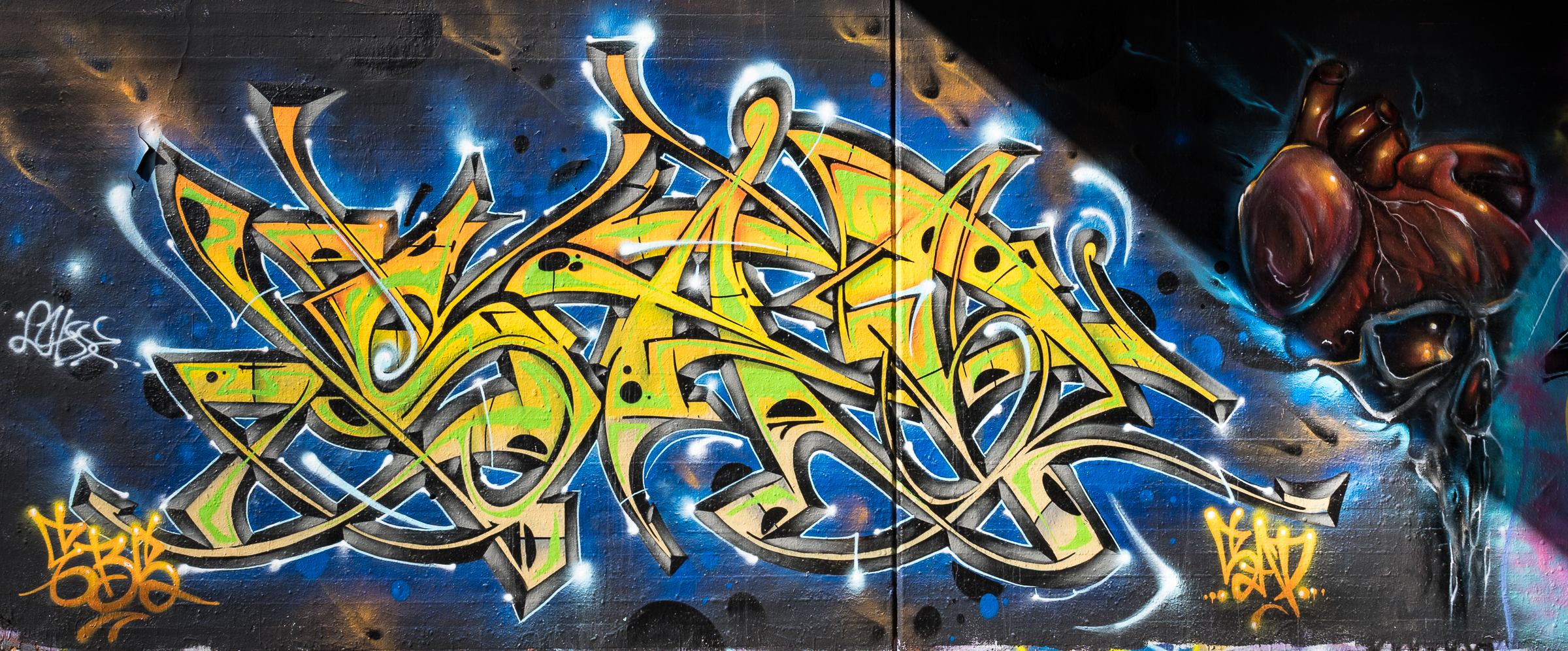 Graffito Sonnenlicht als Bildteiler